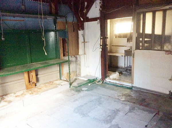 足立区江北　【SF映画の要塞のよう】