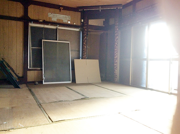 足立区江北　【SF映画の要塞のよう】